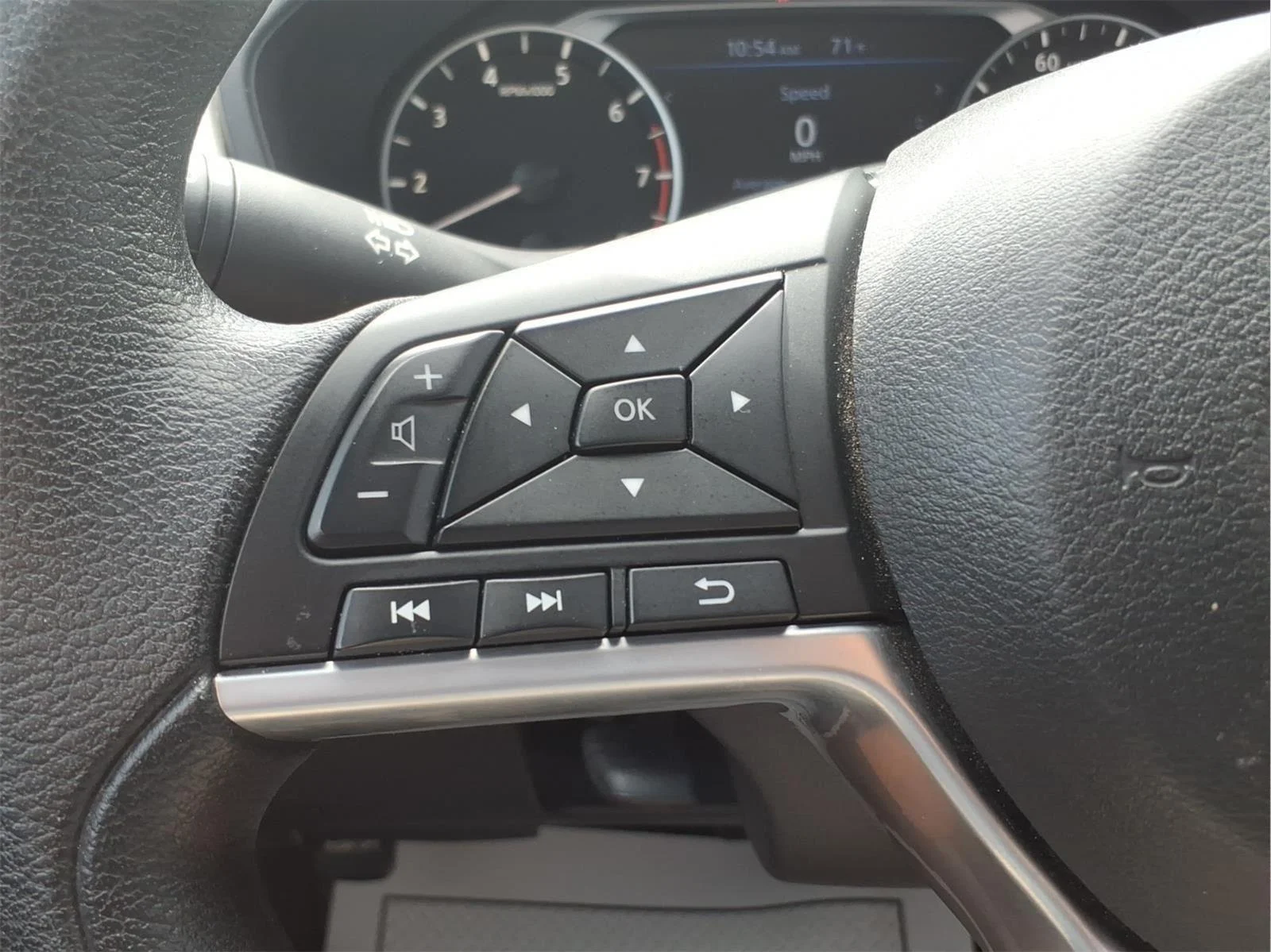 Used 2025 Super Black Nissan SV image 19