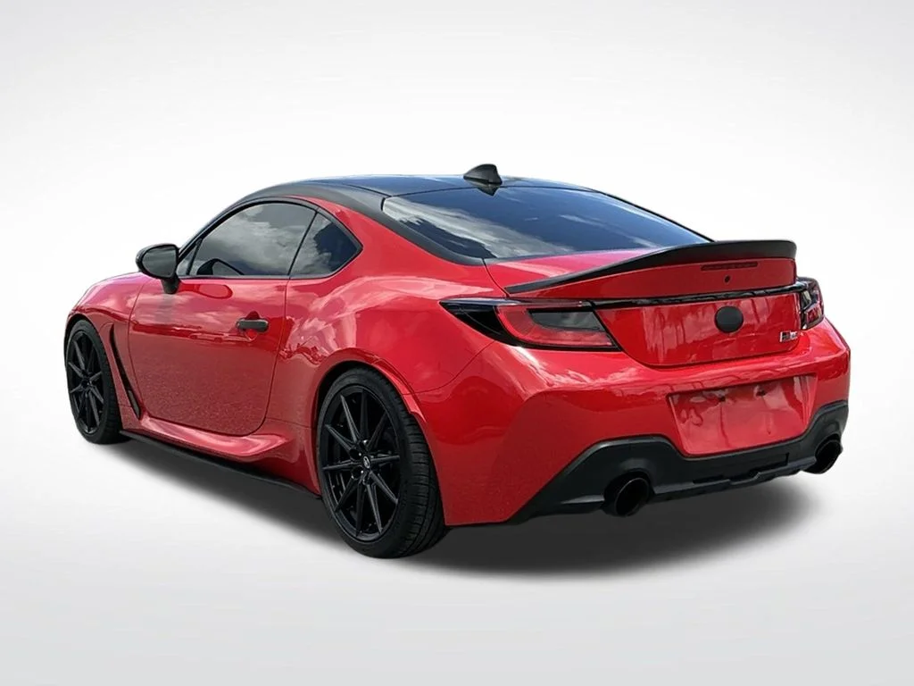 Used 2023  Toyota Premium image 6