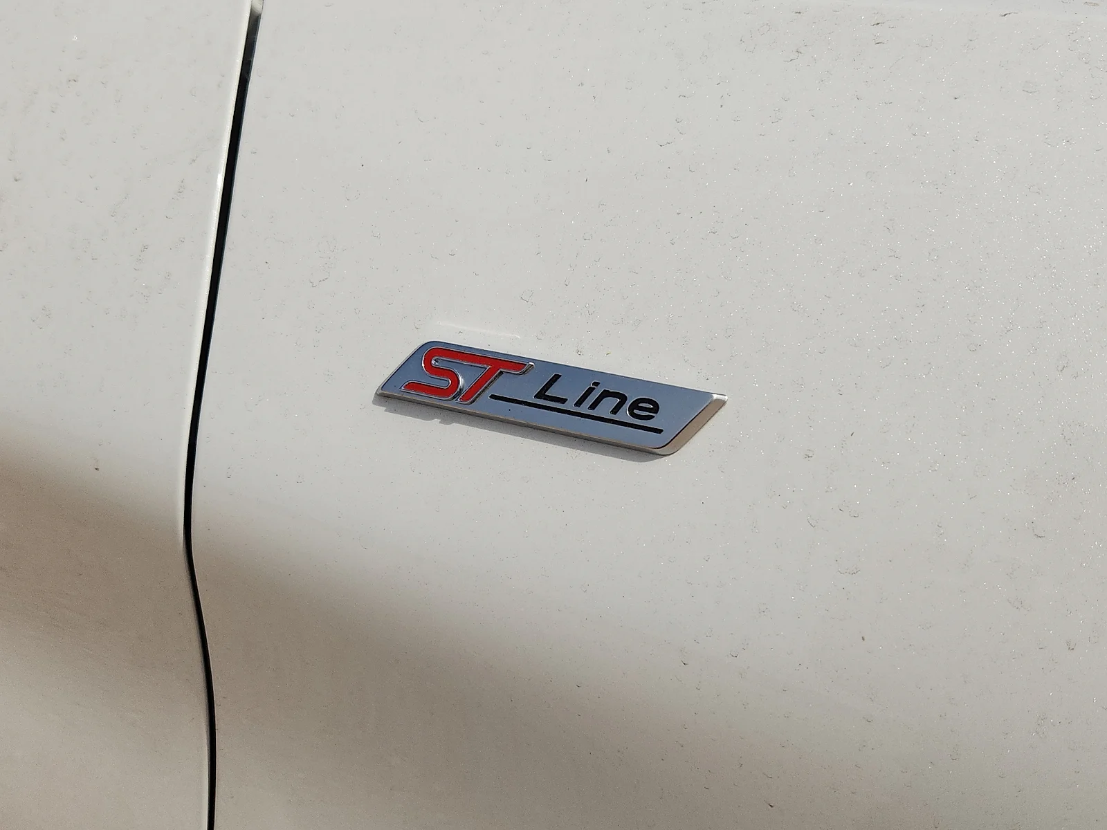 New 2026 Star White Metallic Tri-Coat Ford ST-Line image 10