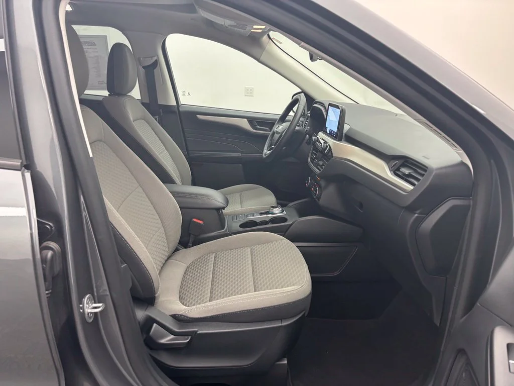 Used 2022 Gray Ford SE image 30
