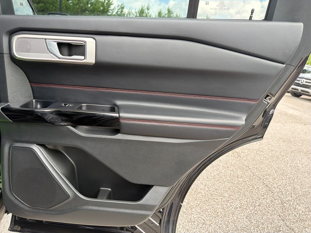Used 2022 Agate Black Metallic Ford ST-Line image 33