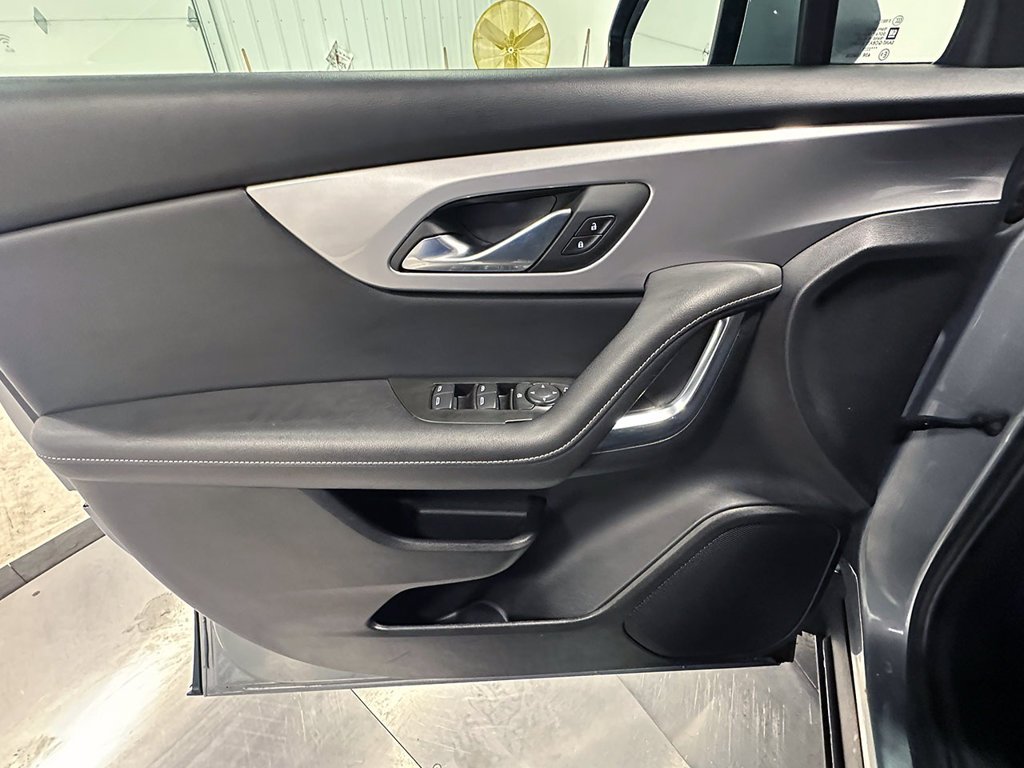 Used 2025 Gray Chevrolet LT image 19