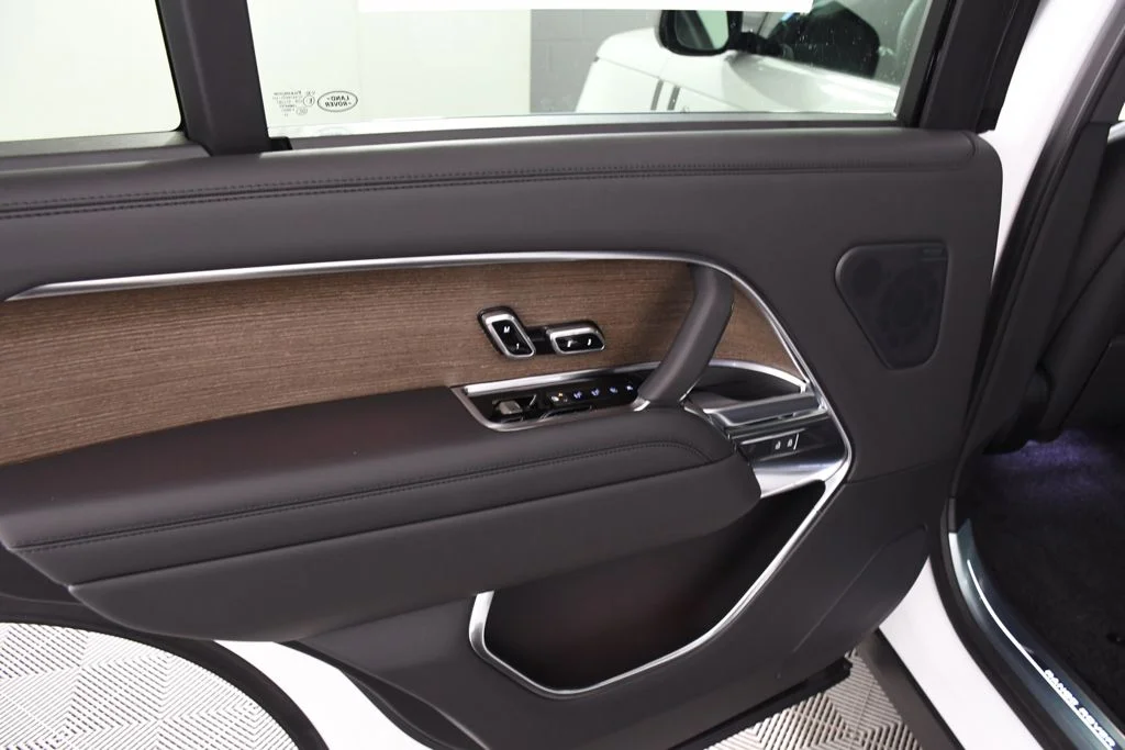 New 2026 Fuji White Land Rover SE image 25