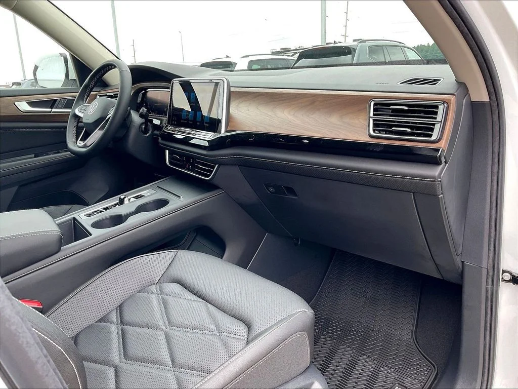 New 2026 White Volkswagen 2.0T SE image 34
