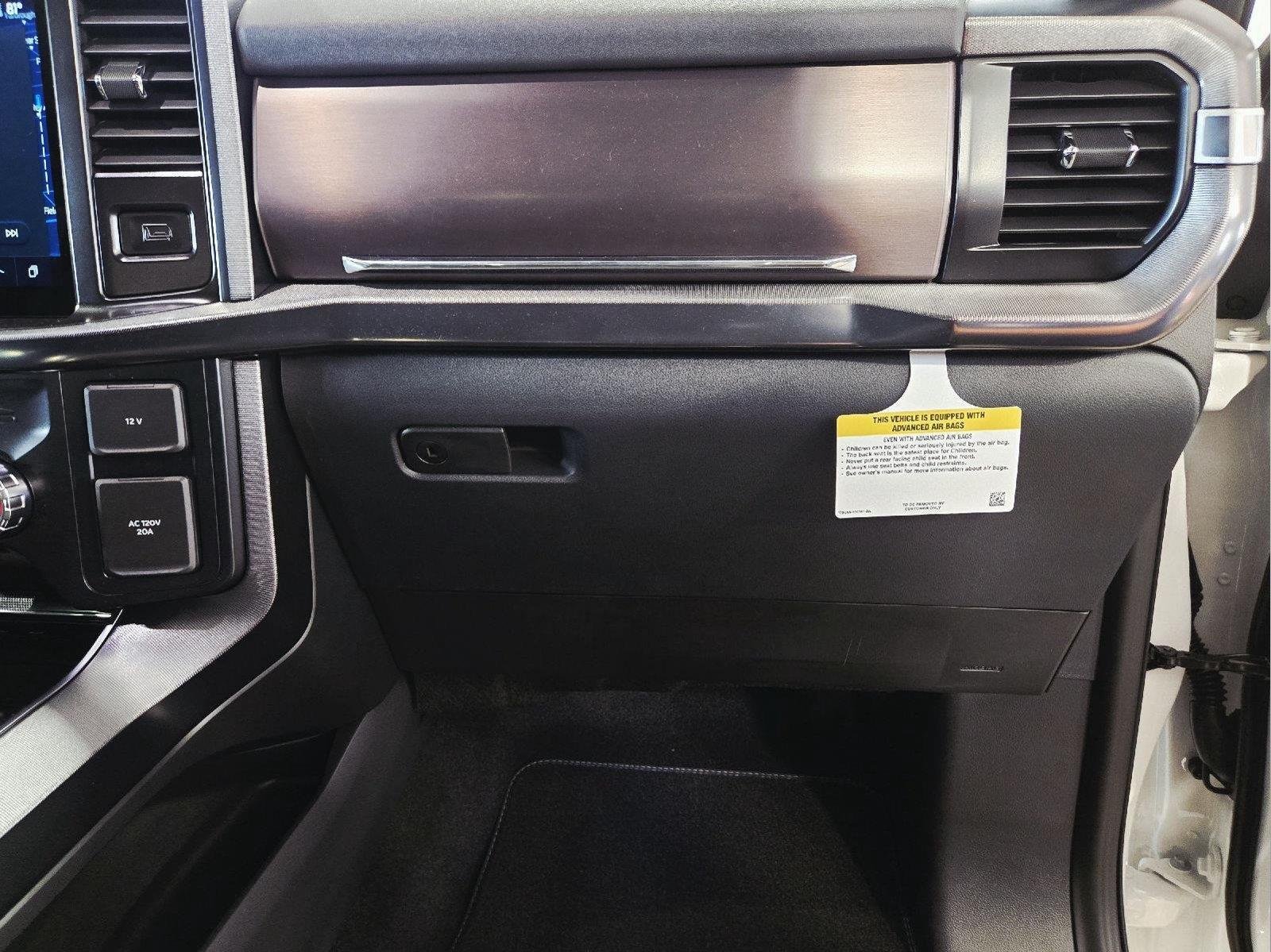 New 2026 Star White Metallic Tri-Coat Ford Platinum® image 64