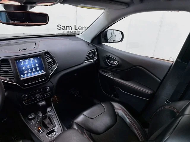 Certified Used 2021 Diamond Black Jeep Trailhawk image 22