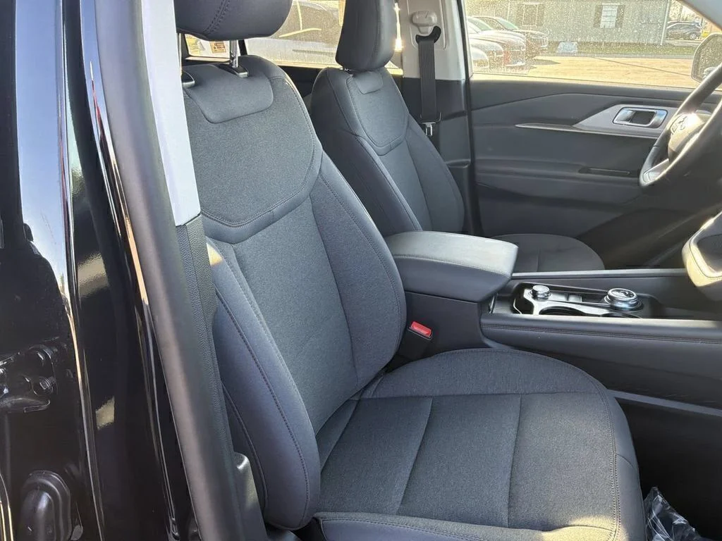New 2026 Agate Black Metallic Ford Active image 21