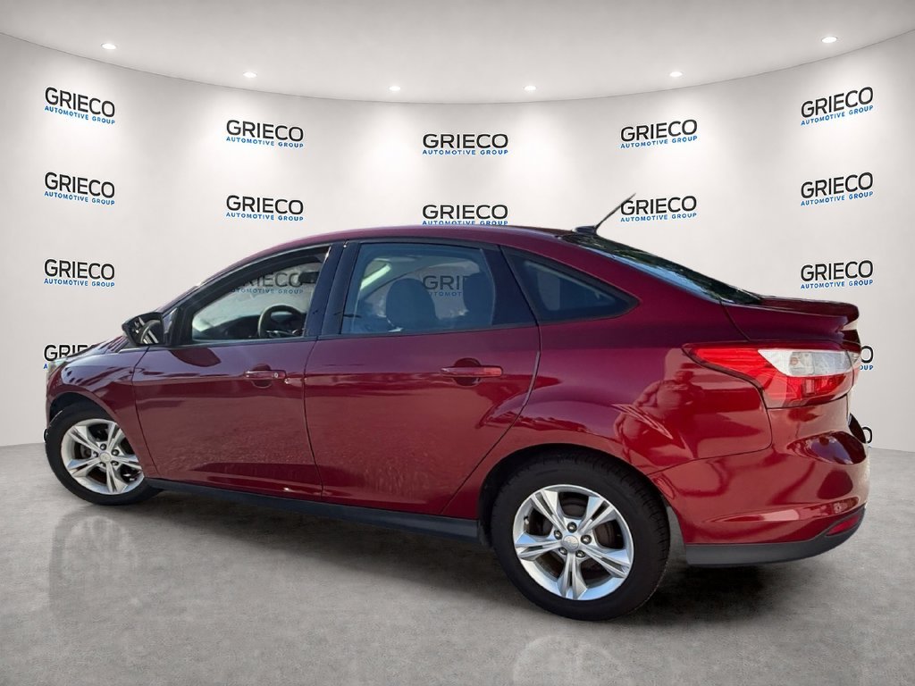 Used 2013 Red Ford SE image 5