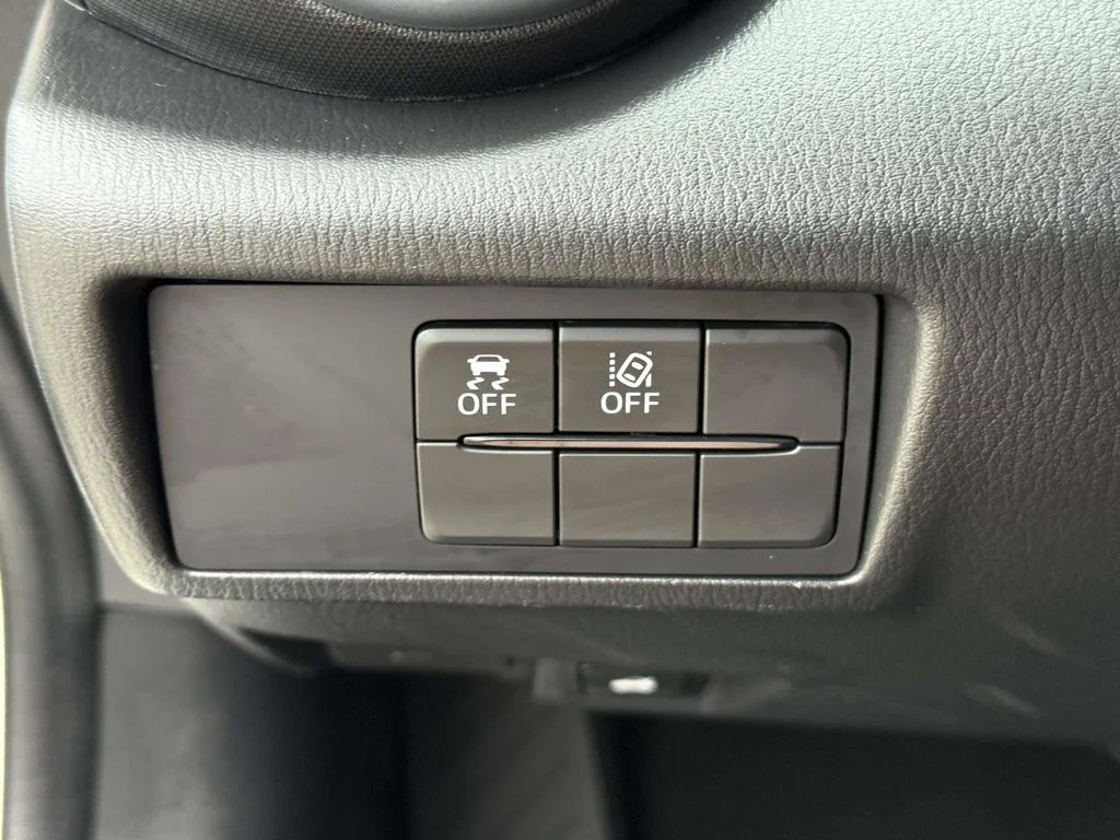 Used 2023 White Mazda Grand Touring image 28