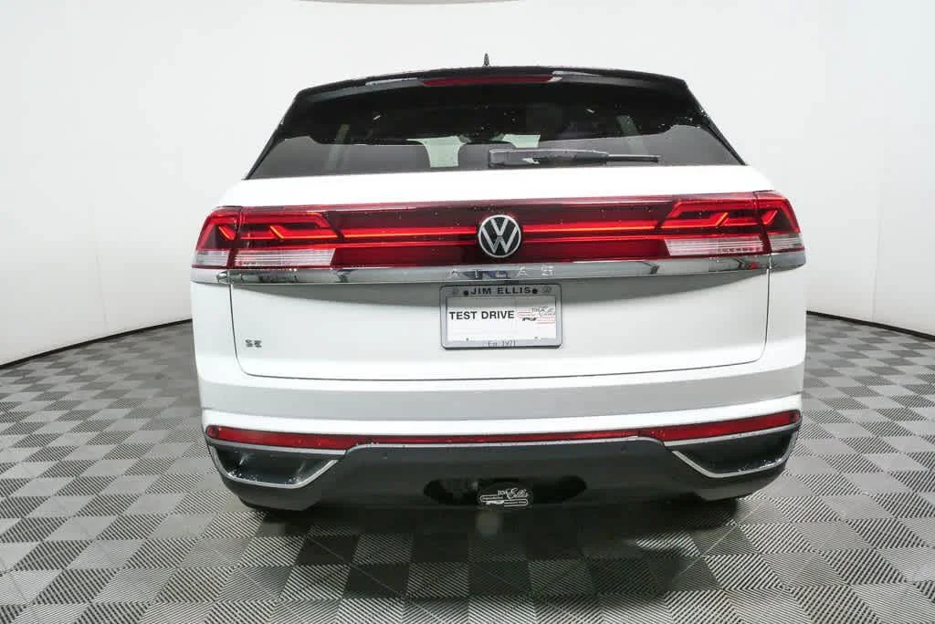 New 2026 Opal White Pearl Volkswagen 2.0T SE w/Technology image 25