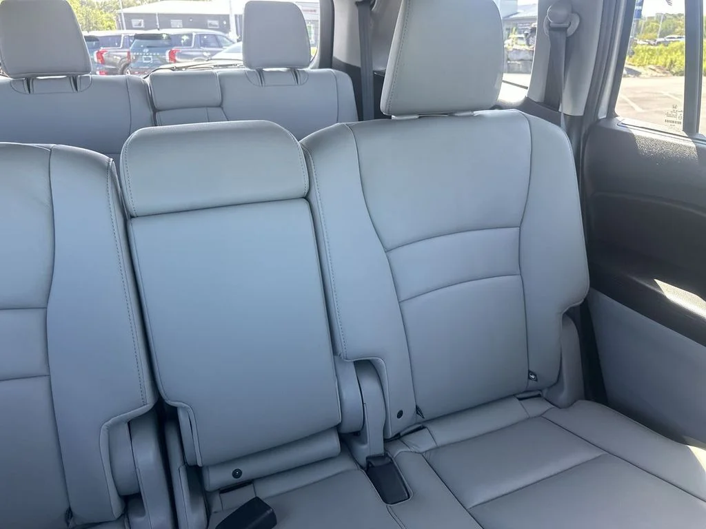 Used 2019  Honda EX-L image 14