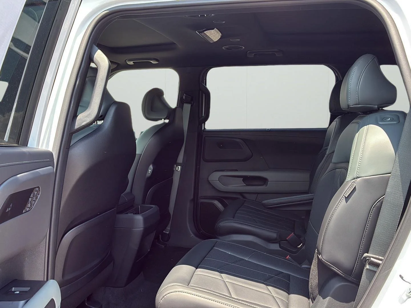 New 2027 Glacial White Pearl Kia X-Line SX image 9