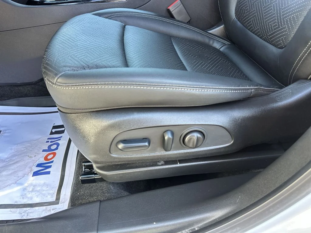 Used 2023 White Buick Essence image 12
