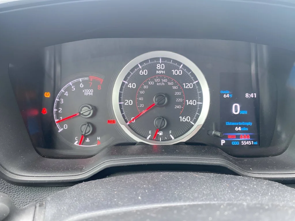 Used 2022  Toyota SE image 9