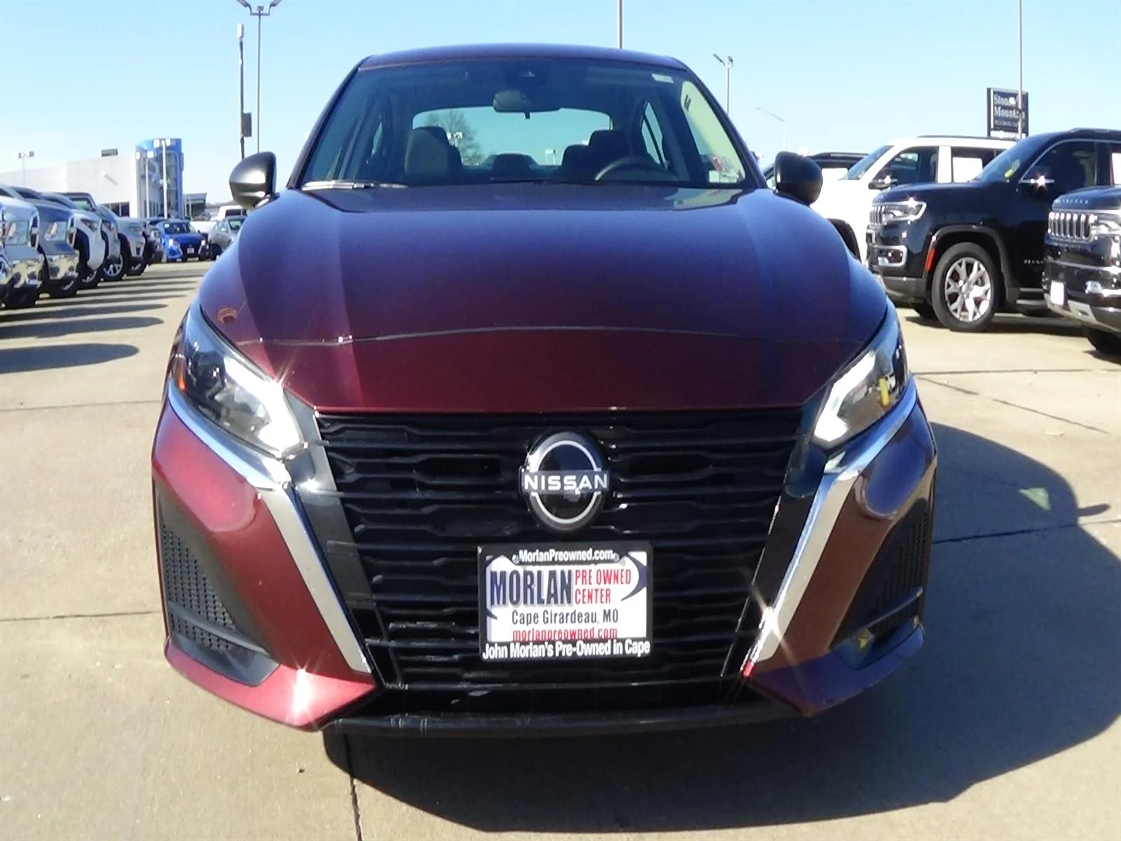 Certified Used 2025 Garnet Pearl Metallic (nca) Nissan 2.5 SV image 3