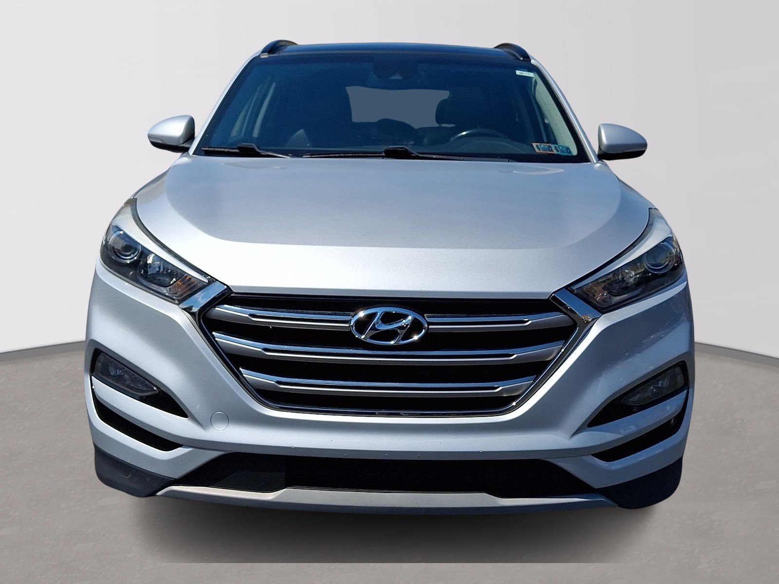 Used 2018 Molten Silver - T8T Hyundai Limited image 2