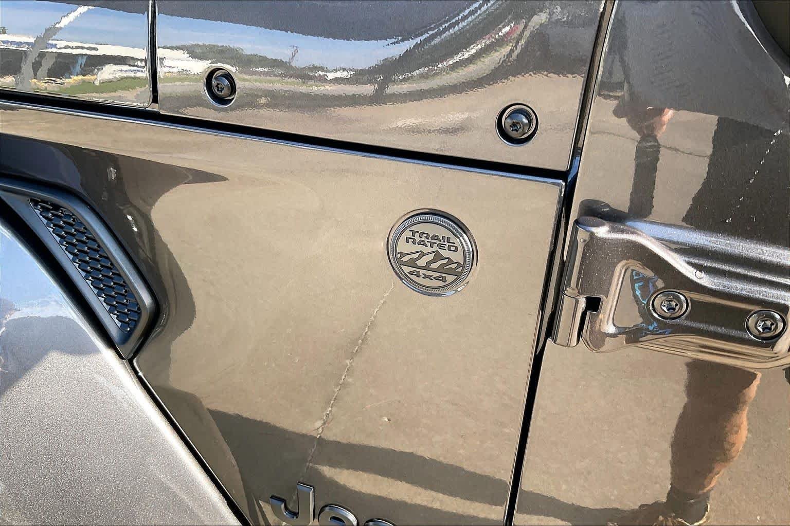 New 2026 Granite Crystal Metallic Clear-Coat Exterior Paint Jeep Sport S image 15