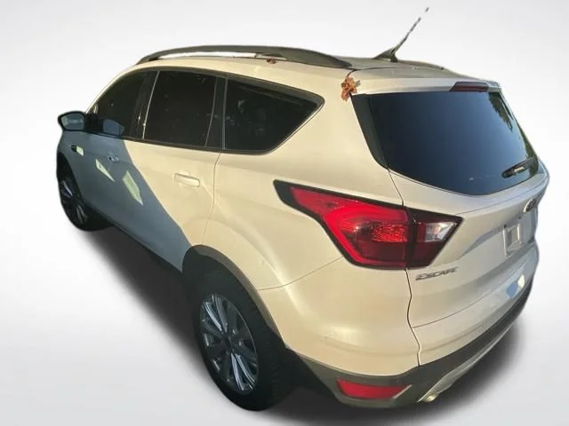 Used 2019 White Ford SEL image 5