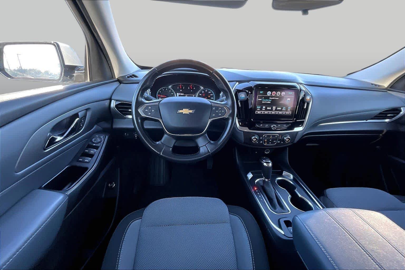 Used 2019 Summit White Chevrolet LT Cloth image 6