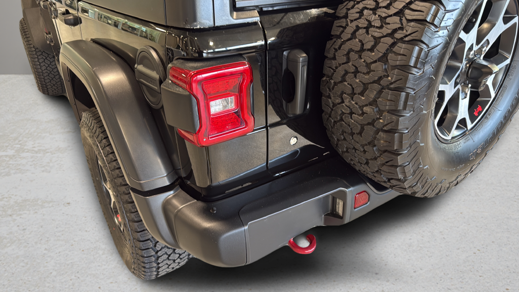 Used 2019 Black Jeep Unlimited Rubicon image 13
