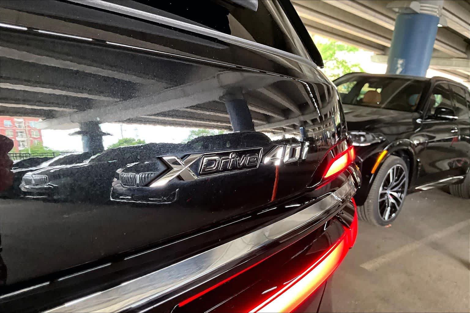 Certified Used 2026 Black Sapphire Metallic BMW xDrive40i image 9