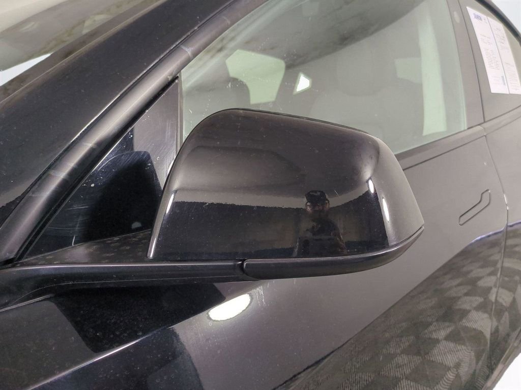 2023 Tesla Model Y Long Range - Photo 12