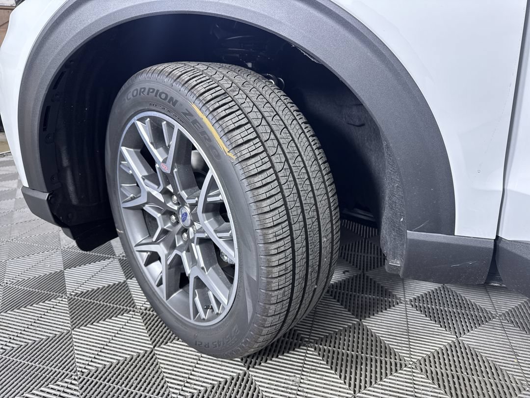 New 2027 Avalanche Gray Ford Platinum image 29