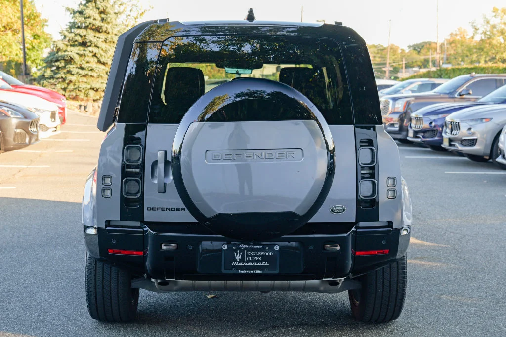 Used 2023 Gray Land Rover X image 6