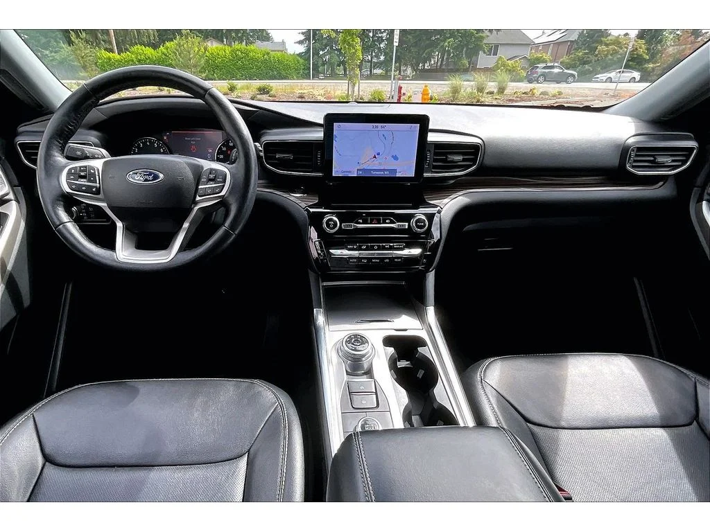 Used 2023 Iconic Silver Metallic Ford Limited image 15