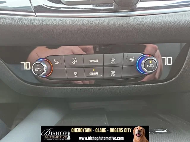Pre-Owned 2024 Buick Enclave Essence image 30