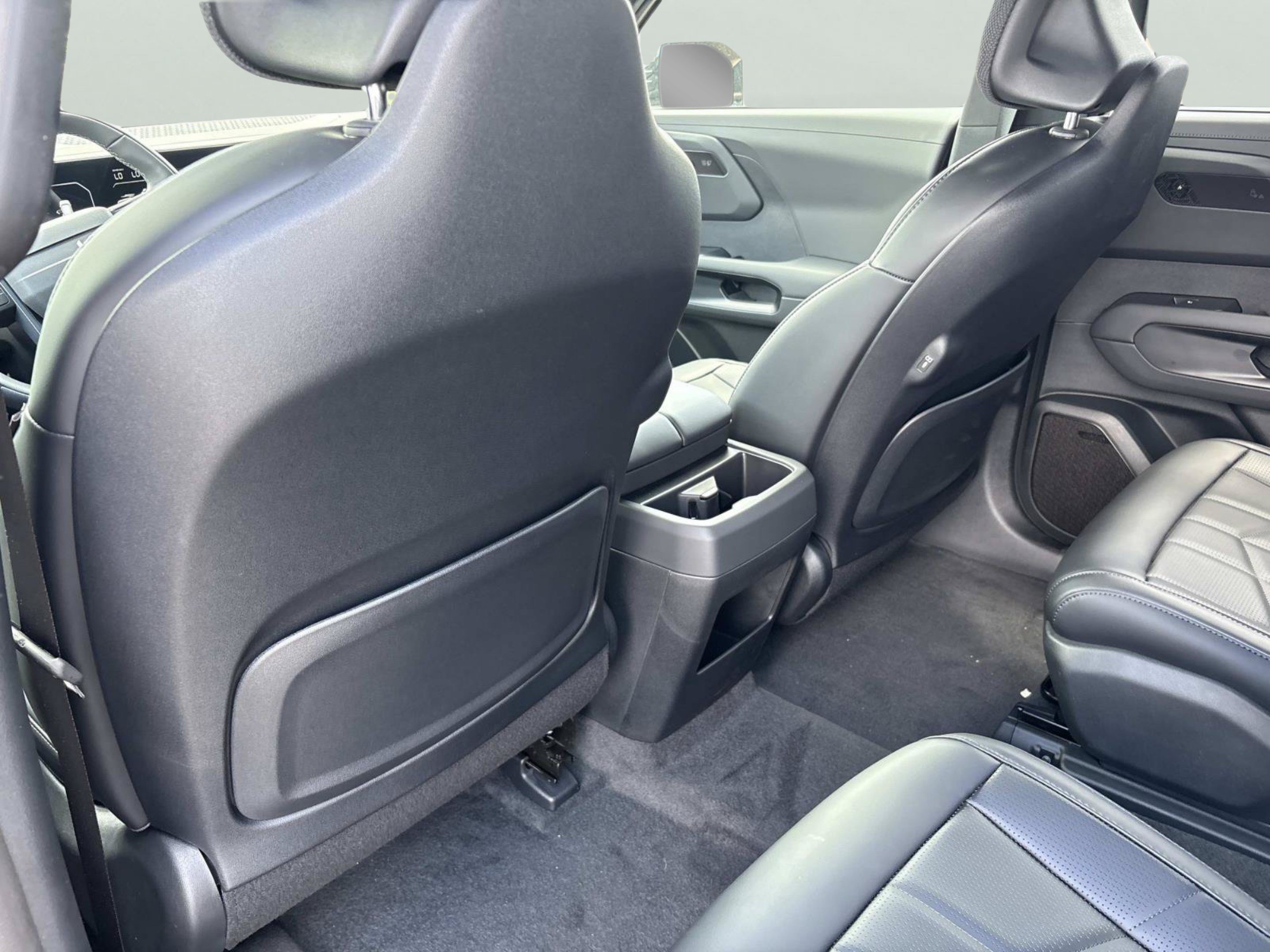 New 2027 Terrain Brown Kia X-LINE SX image 14