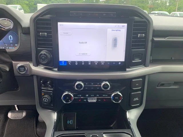Certified Used 2024 Oxford White Ford XLT image 32