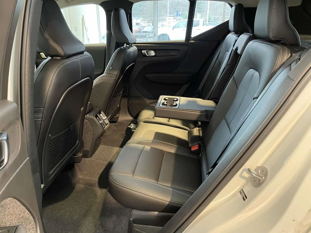 2026 Volvo XC40 Core - Photo 17