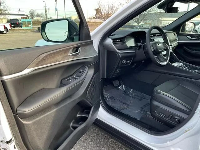 2026 Jeep Grand Cherokee Laredo - Photo 17