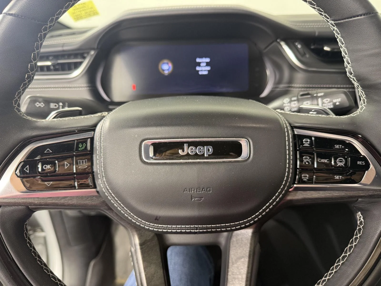 Used 2025 Silver Zynith Jeep Overland image 7