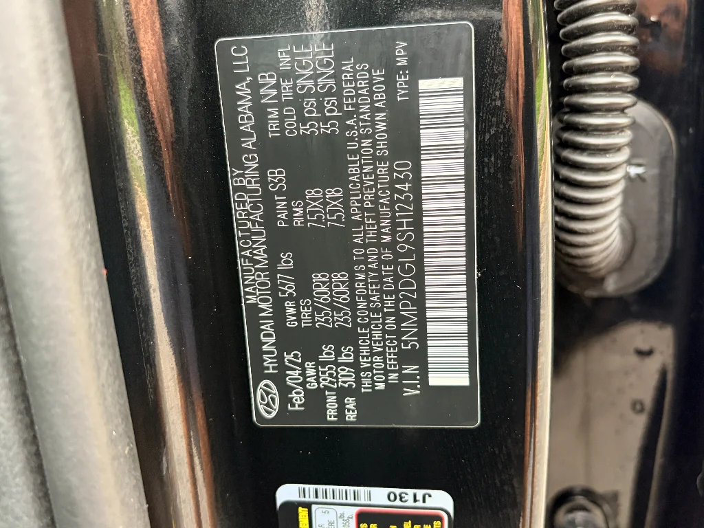 Used 2025 Phantom Black Hyundai SEL image 34