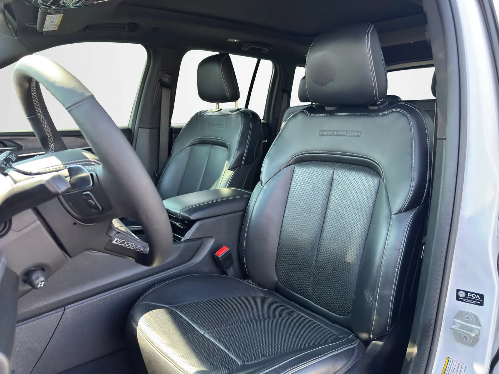 2024 Jeep Grand Cherokee Overland - Photo 10