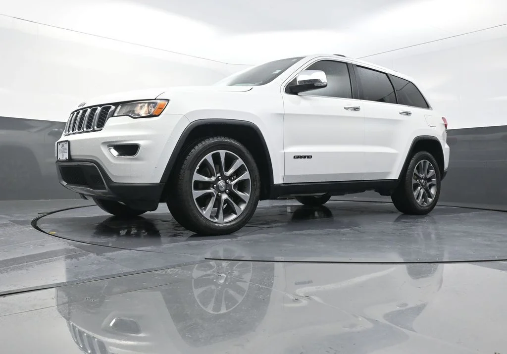Used 2018 White Jeep Limited image 32