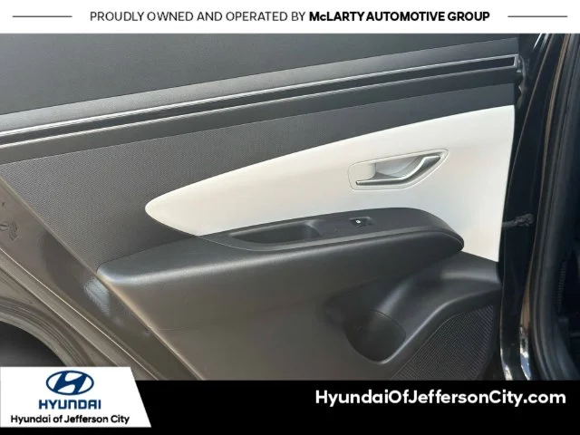 Used 2023 Black Hyundai SEL image 14