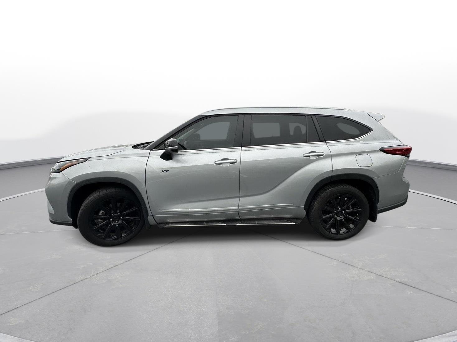 Used 2023 Celestial Silver Metallic Toyota XLE image 9