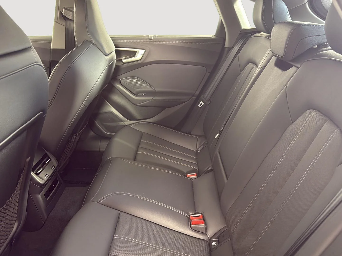 Certified Used 2025 GRAY Audi Premium Plus image 21