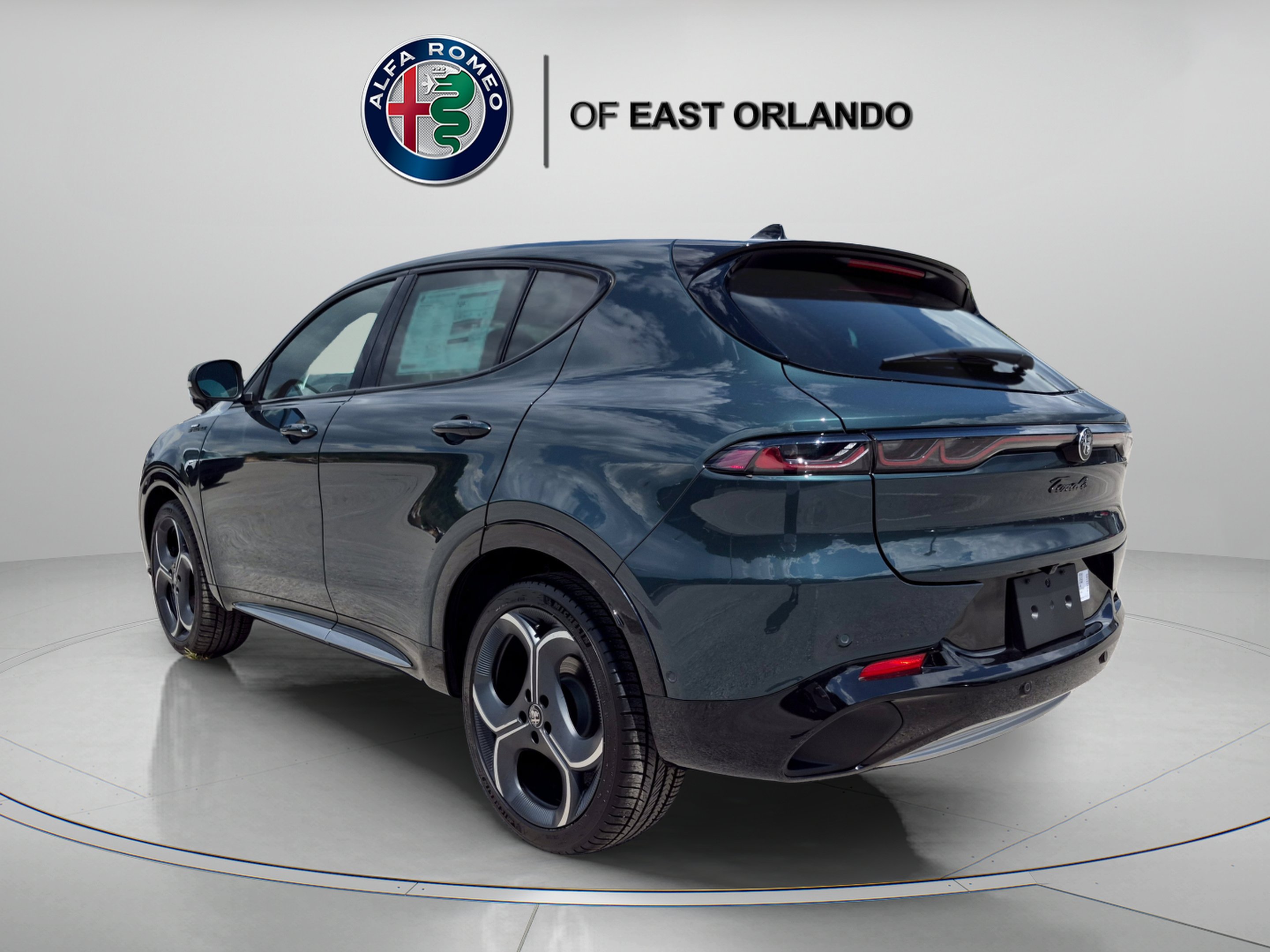 New 2026 Verde Monza Alfa Romeo Sport Speciale image 5