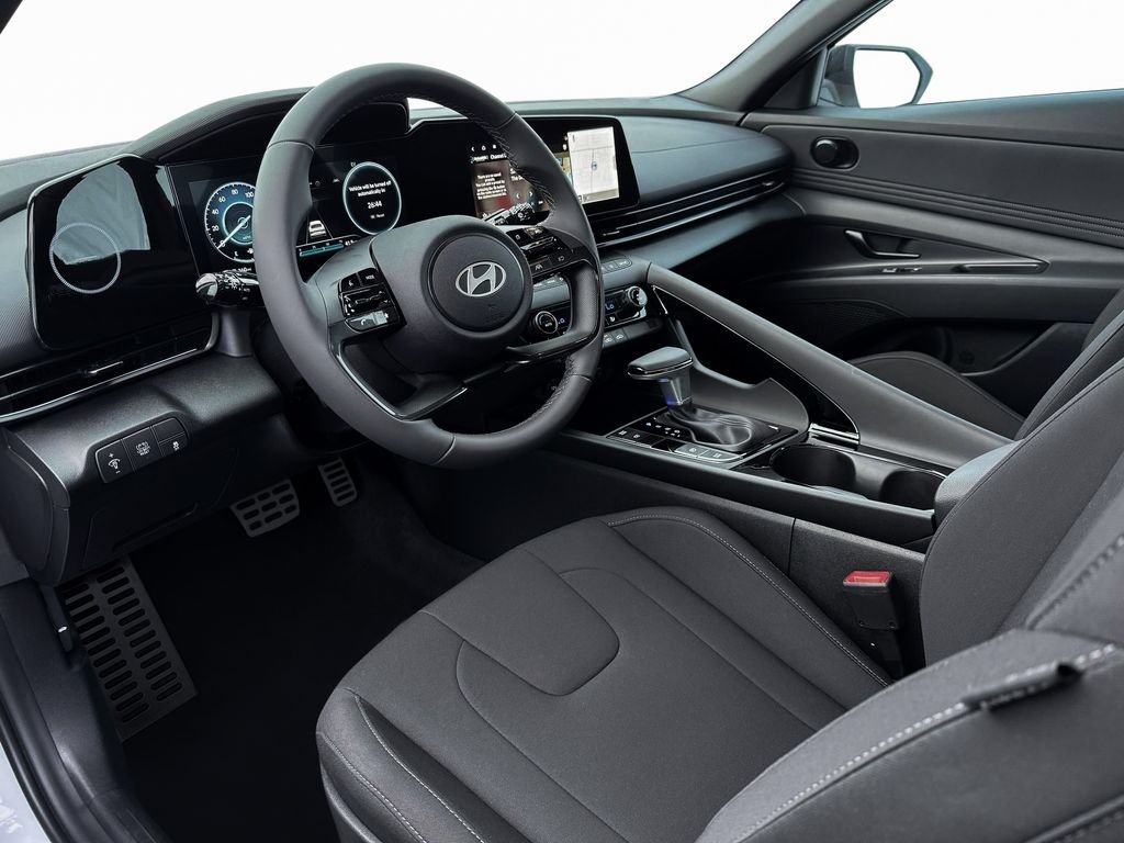 2025 Hyundai Elantra Blue - Photo 21