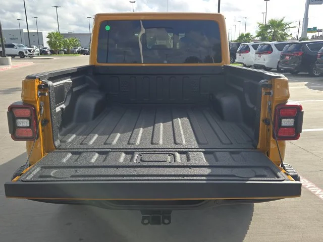 New 2026 Goldilocks Exterior Paint Jeep Mojave image 7