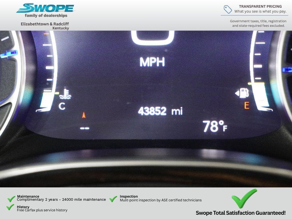 Used 2024 Silver Mist Clearcoat Chrysler Limited image 18