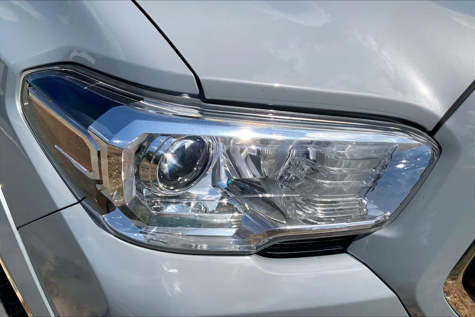 Used 2021 Cement Toyota SR5 image 25