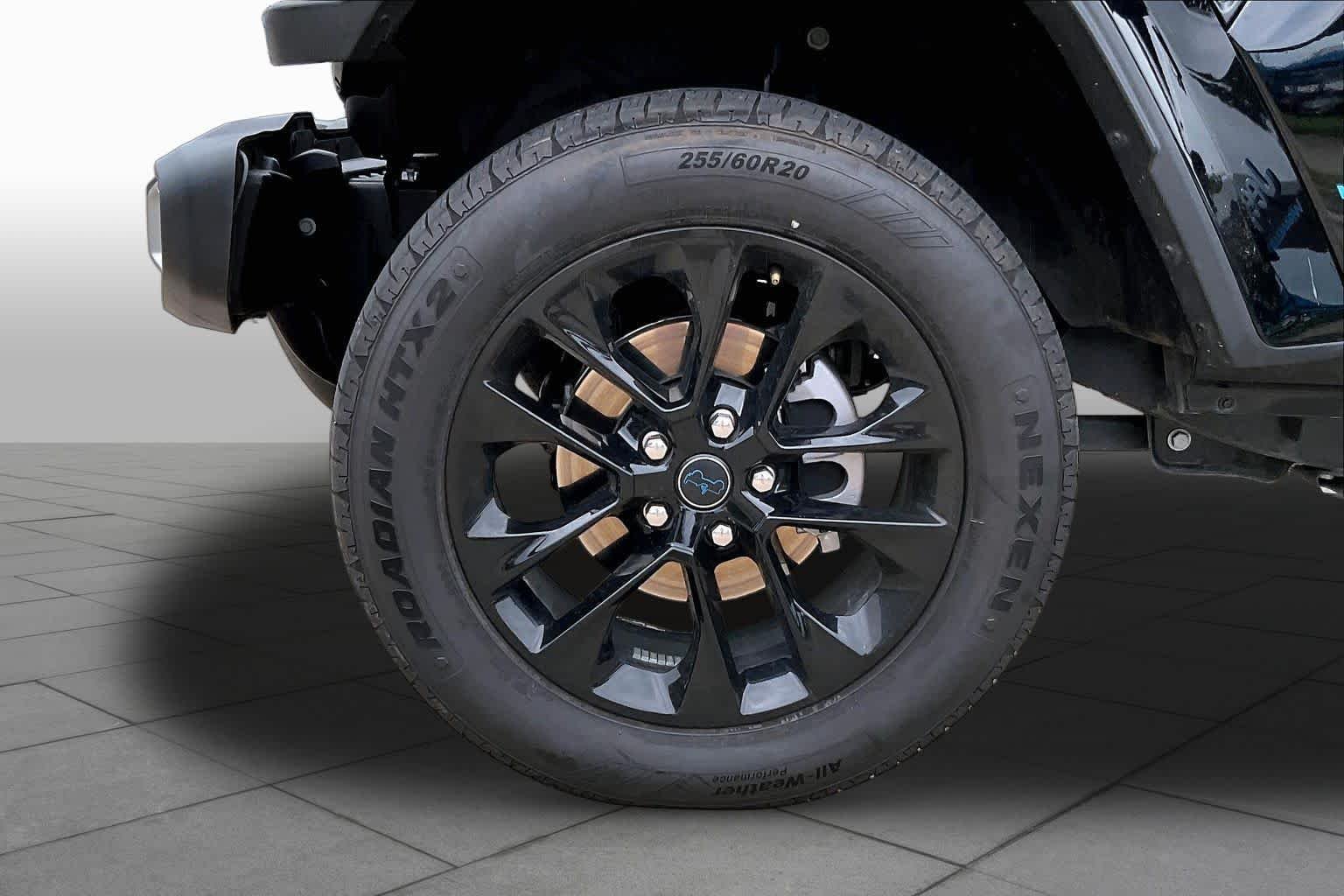 Used 2025 Black Clearcoat Jeep Sahara image 10