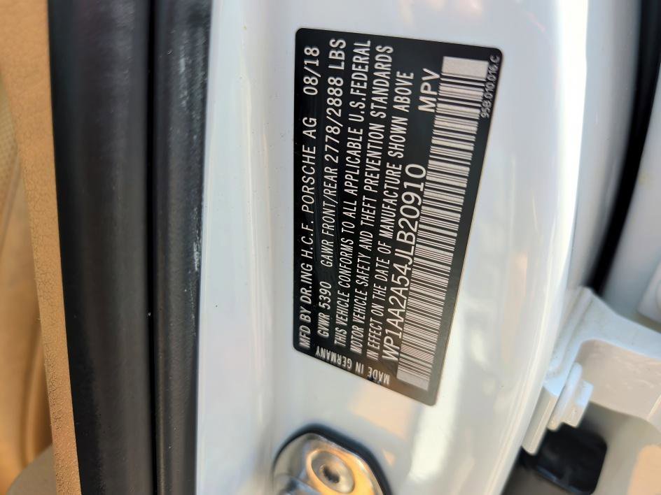 Used 2018 White Porsche Base image 32