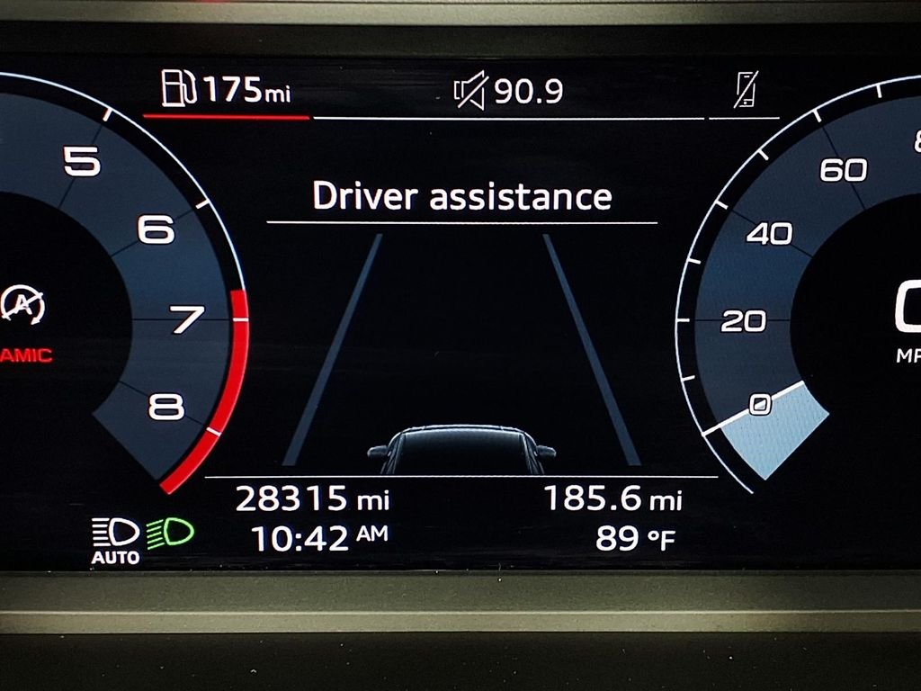 Used 2025  Audi Premium image 17