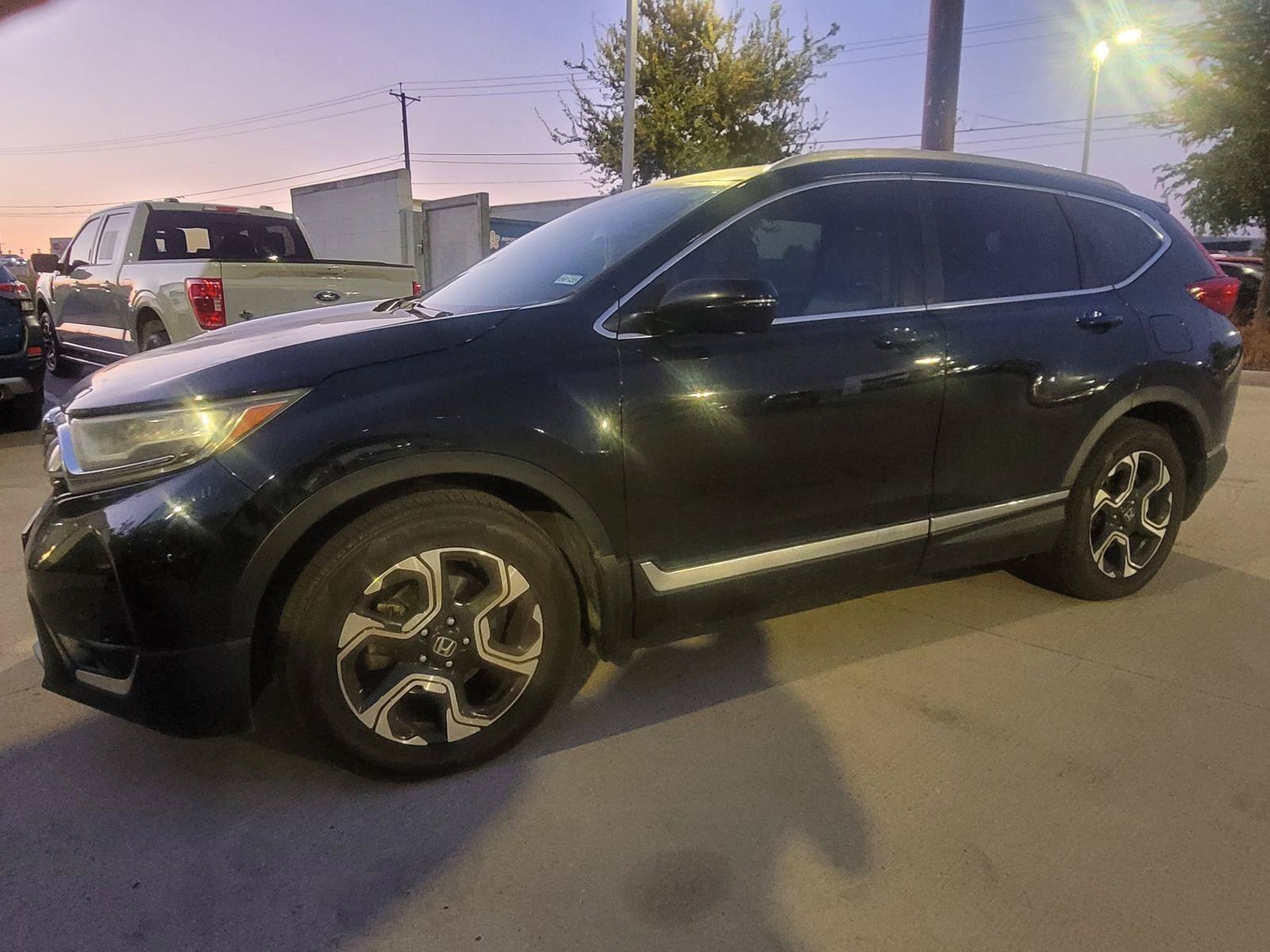 Used 2018  Honda Touring image 1